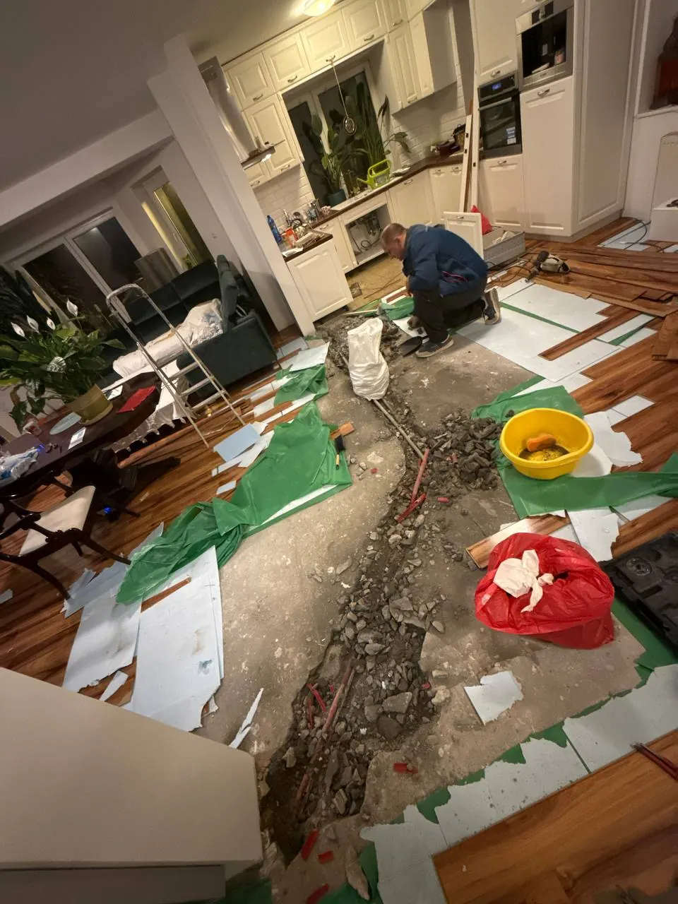 Duża przeróbka instalacji pod posadzką w mieszkaniu — DobryHydraulik Gdańsk